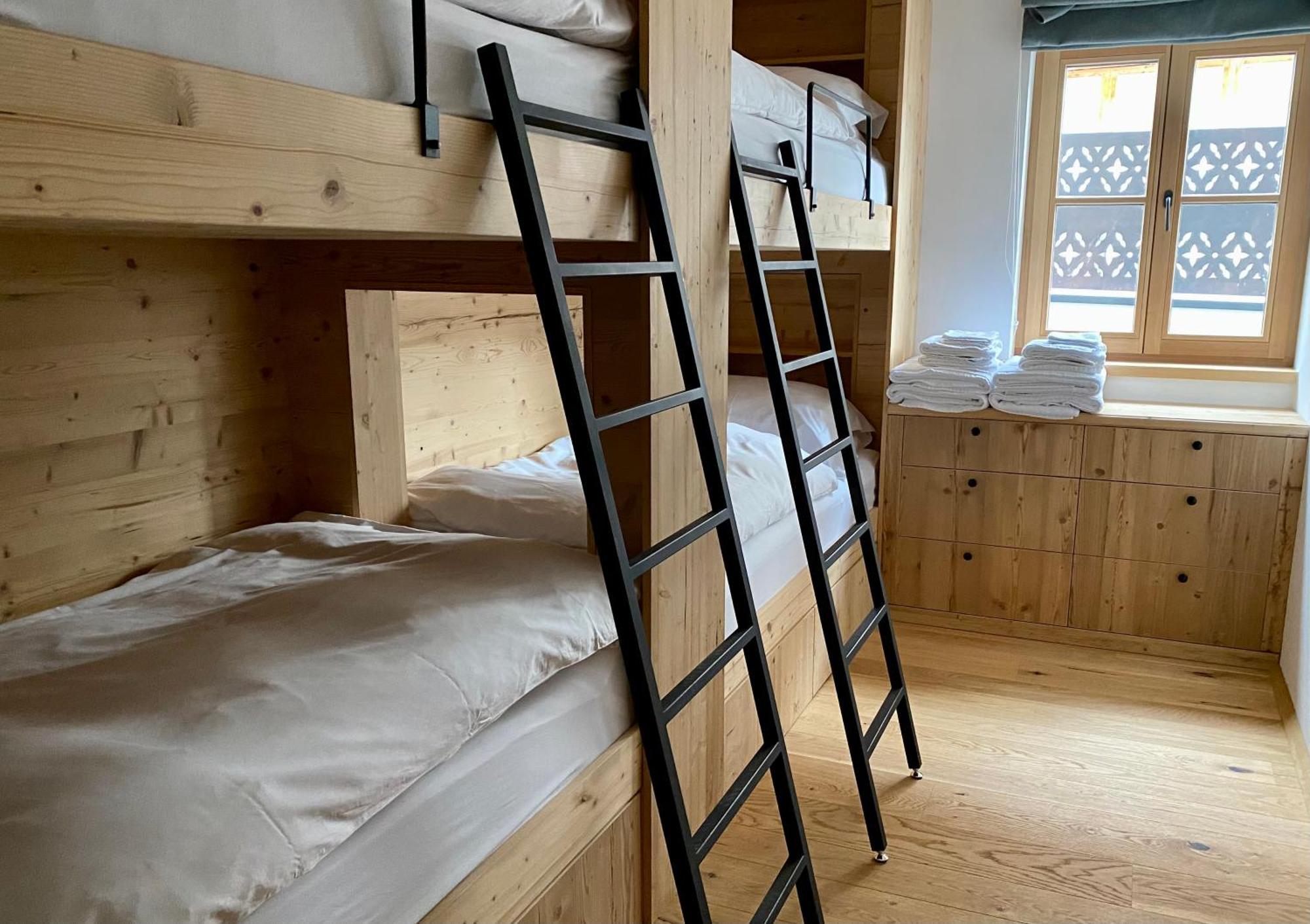 Chalet Golden Marmot - private chalet-stanton Sankt Anton am Arlberg Chambre photo